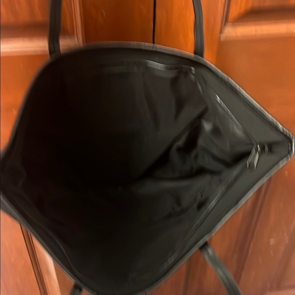 Cleobella Black Canvas Tote Bag - Picture 2 of 2